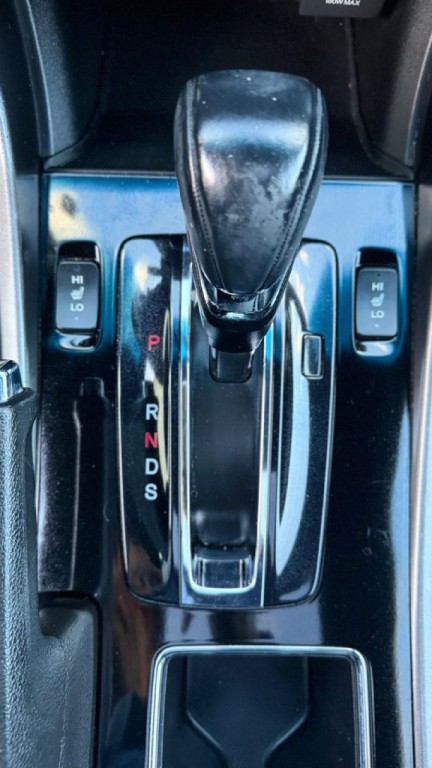 2016 Honda Accord Image 19