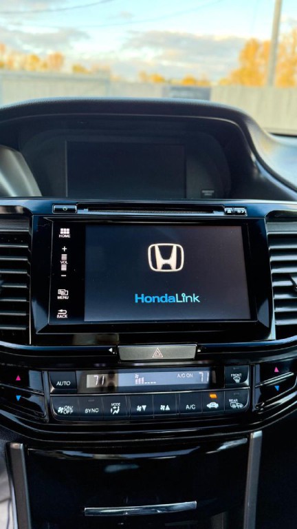 2016 Honda Accord Image 21