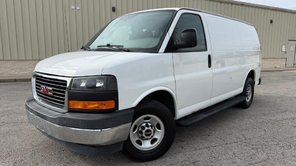 2017 GMC Savana Image 1