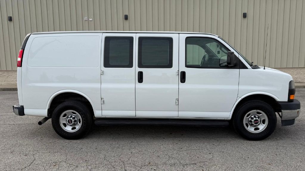 2017 GMC Savana Image 6