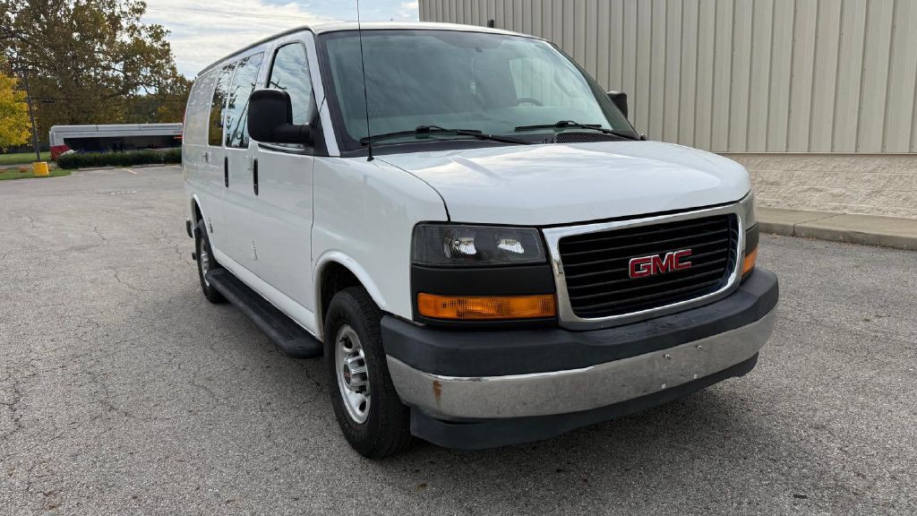 2017 GMC Savana Image 7