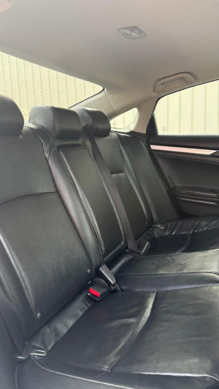 2016 Honda Civic Image 16