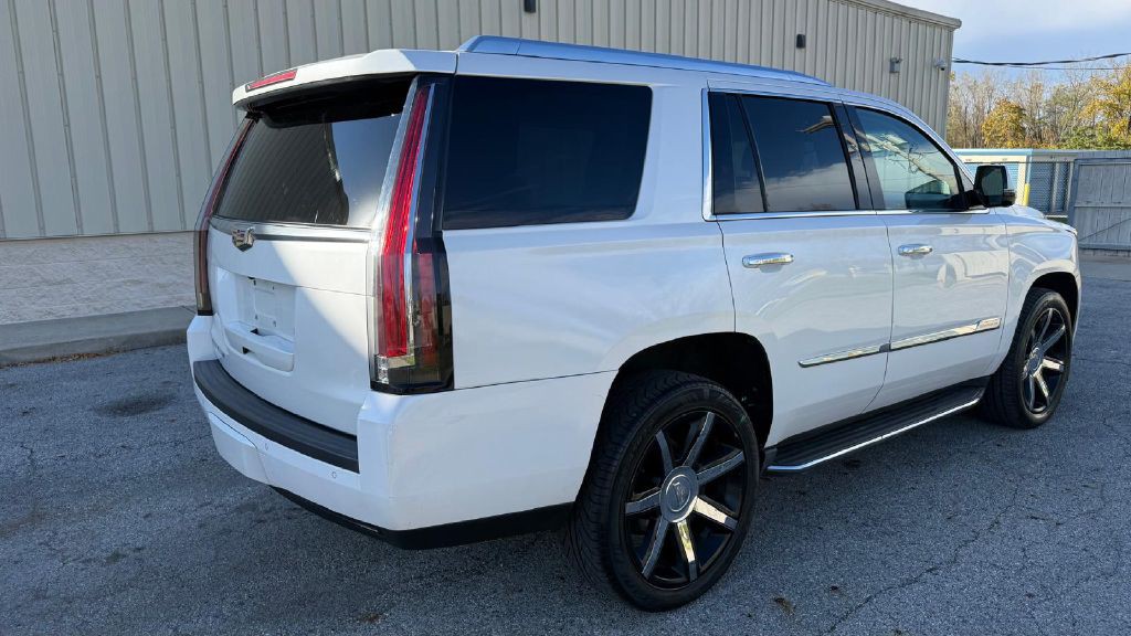 2016 Cadillac Escalade Image 4