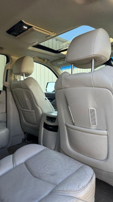 2016 Cadillac Escalade Image 17