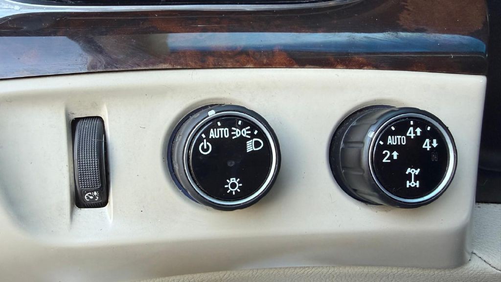 2016 Cadillac Escalade Image 19