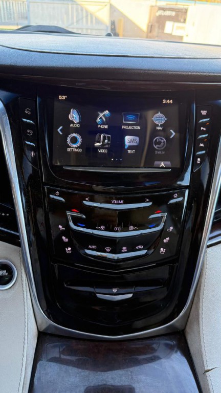 2016 Cadillac Escalade Image 21