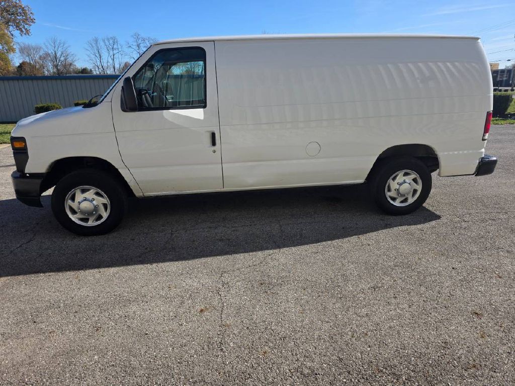 2011 Ford Econoline Image 2