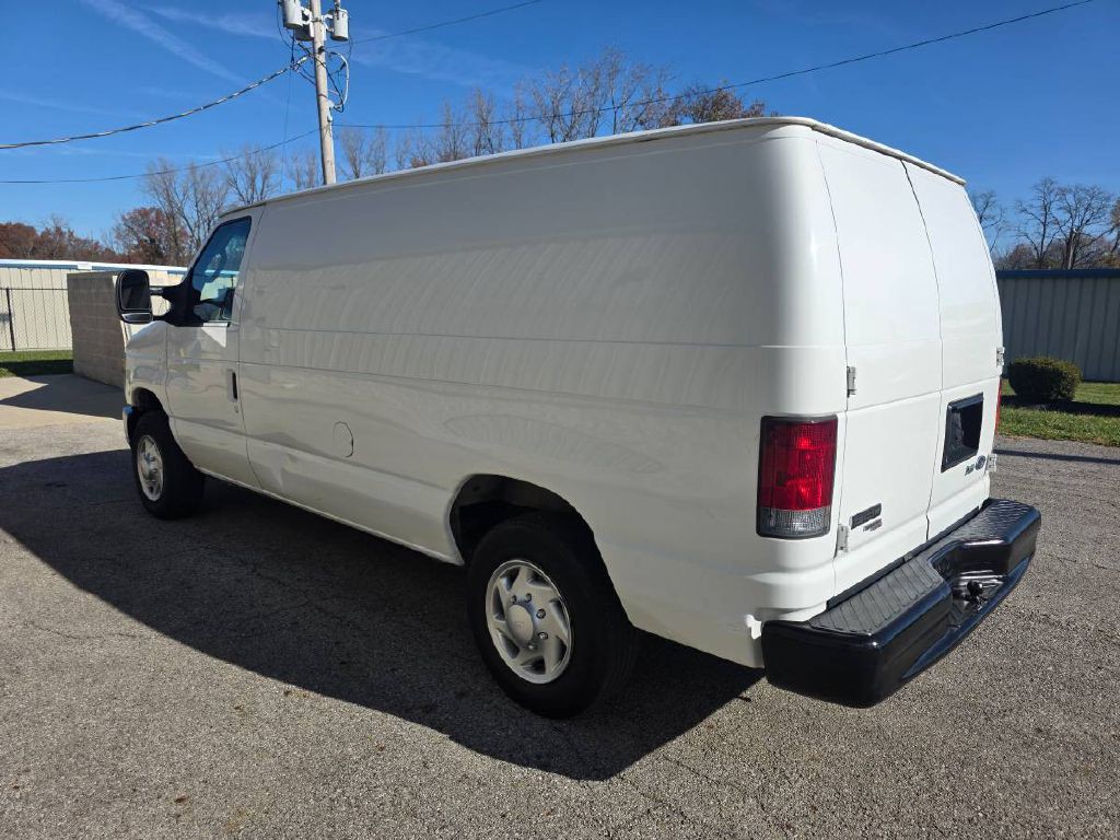 2011 Ford Econoline Image 3
