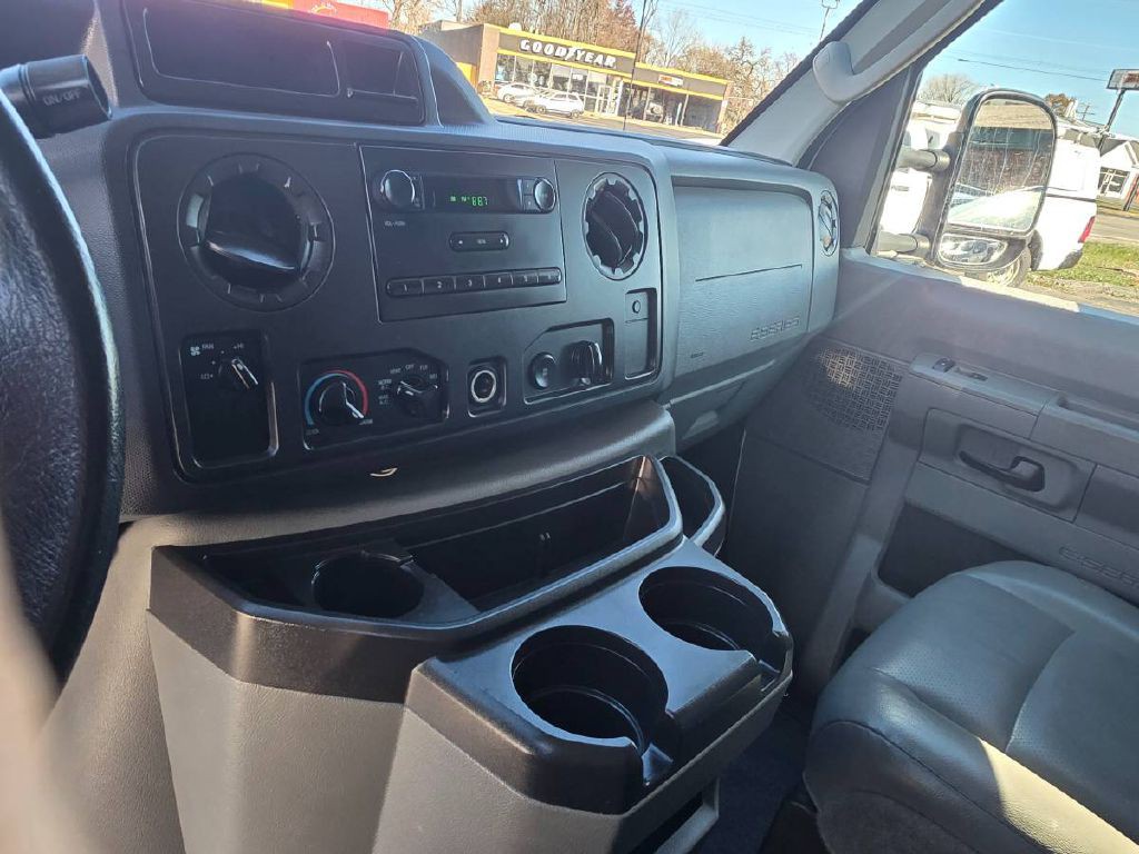 2011 Ford Econoline Image 11