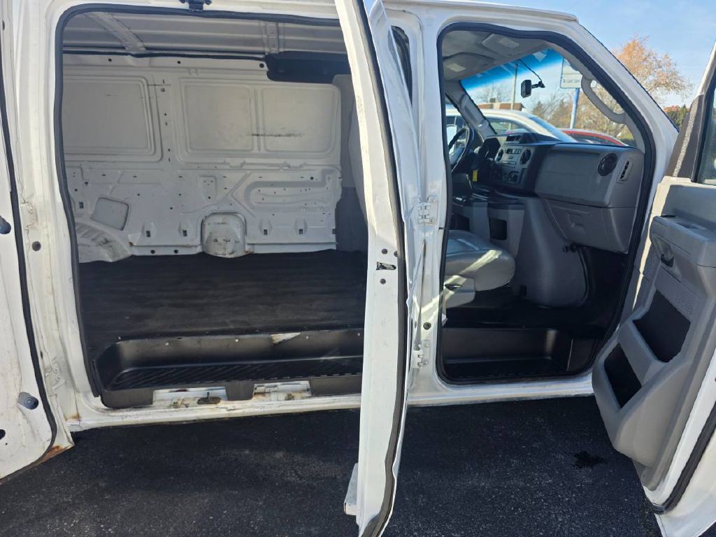 2011 Ford Econoline Image 12