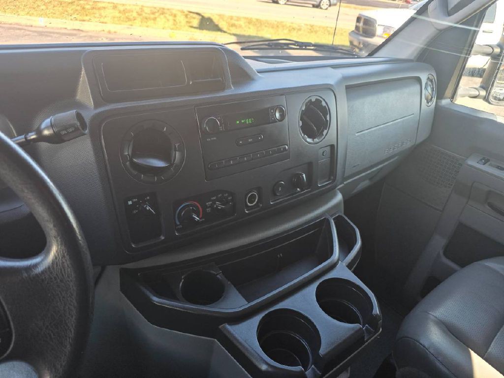 2011 Ford Econoline Image 14