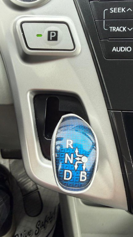 2012 Toyota Prius Image 21