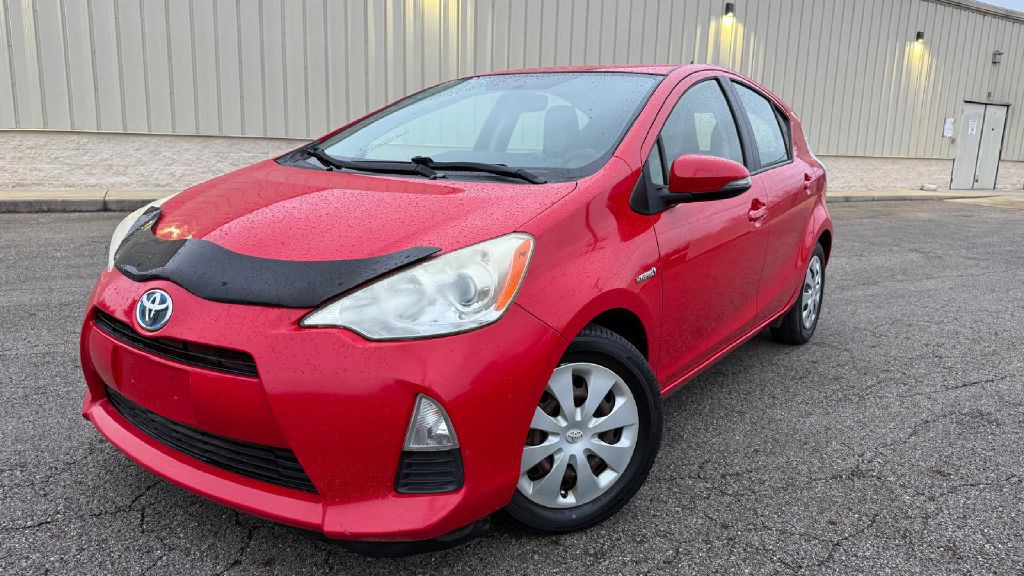 2013 Toyota Prius Image 1