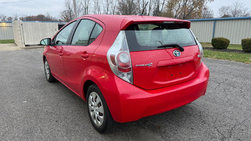 2013 Toyota Prius Image 3