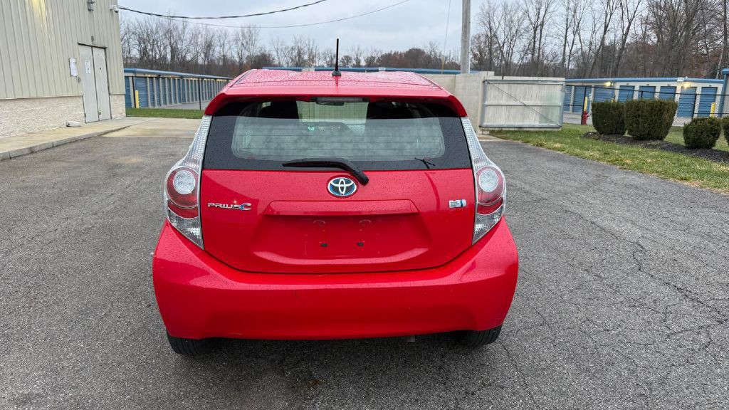 2013 Toyota Prius Image 4