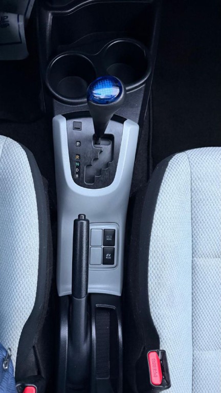 2013 Toyota Prius Image 22