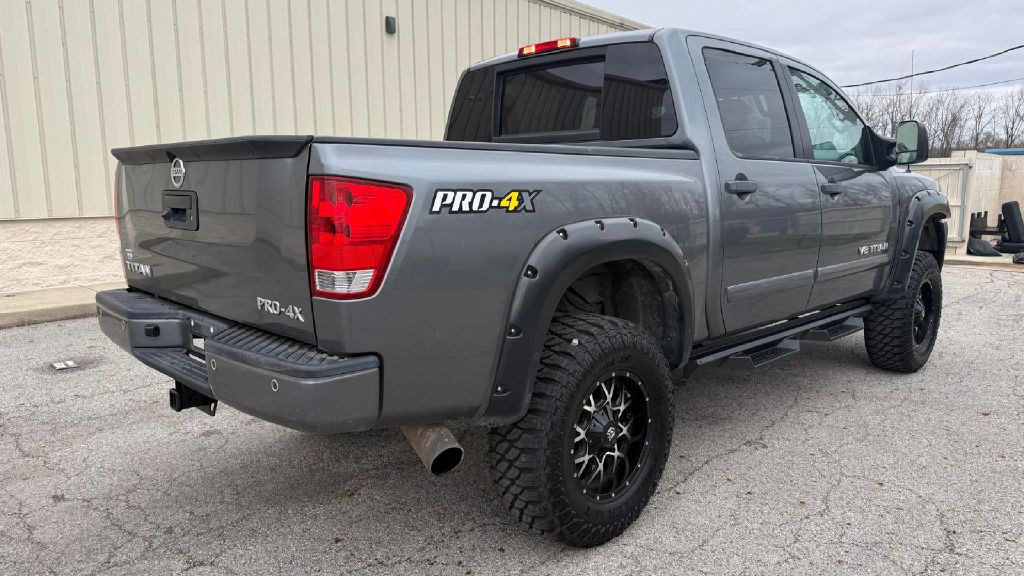 2015 Nissan Titan Image 5