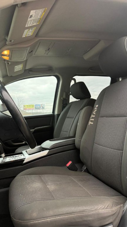 2015 Nissan Titan Image 10