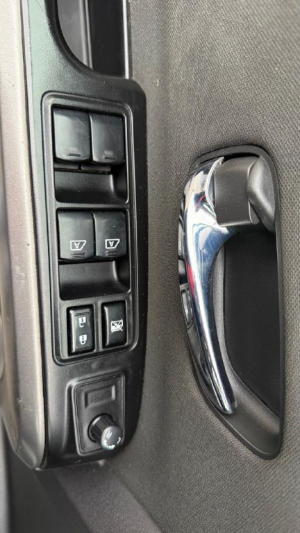 2015 Nissan Titan Image 11