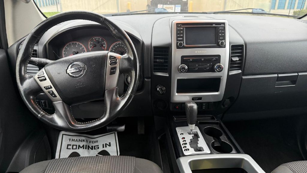 2015 Nissan Titan Image 12