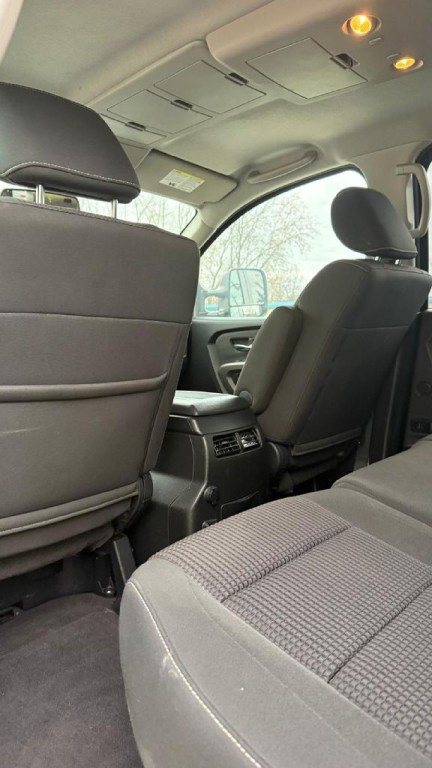 2015 Nissan Titan Image 13