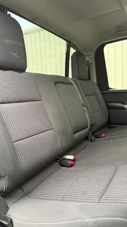 2015 Nissan Titan Image 19