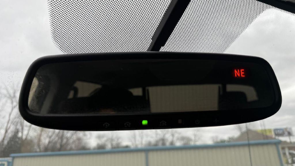 2015 Nissan Titan Image 24