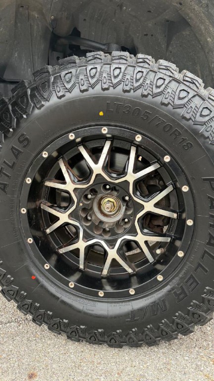 2015 Nissan Titan Image 25