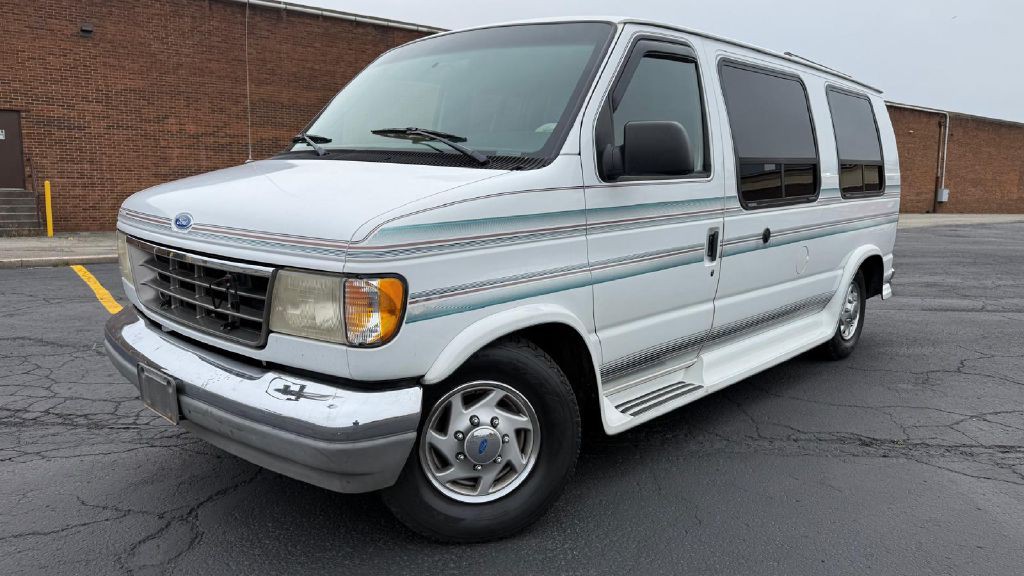 1992 Ford Econoline Image 1