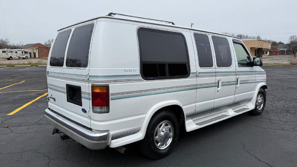 1992 Ford Econoline Image 4