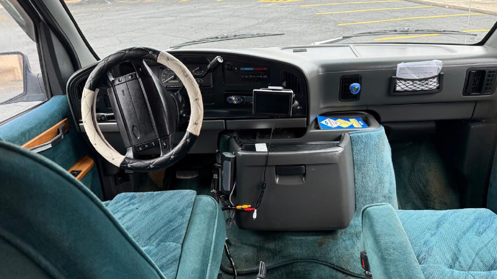 1992 Ford Econoline Image 11