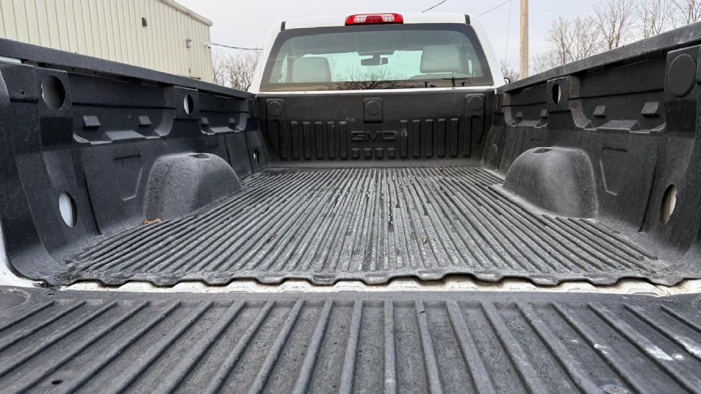 2017 GMC Sierra Image 11