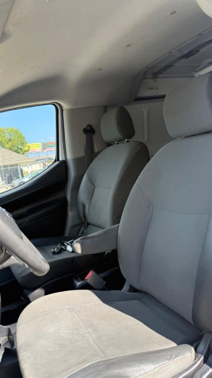 2014 Nissan NV200 Image 11