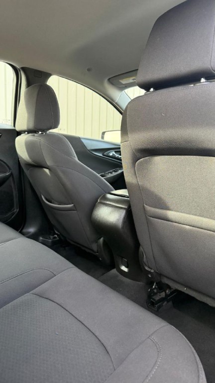 2017 Chevrolet Malibu Image 16