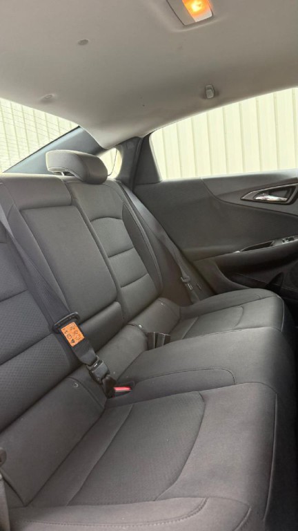 2017 Chevrolet Malibu Image 17