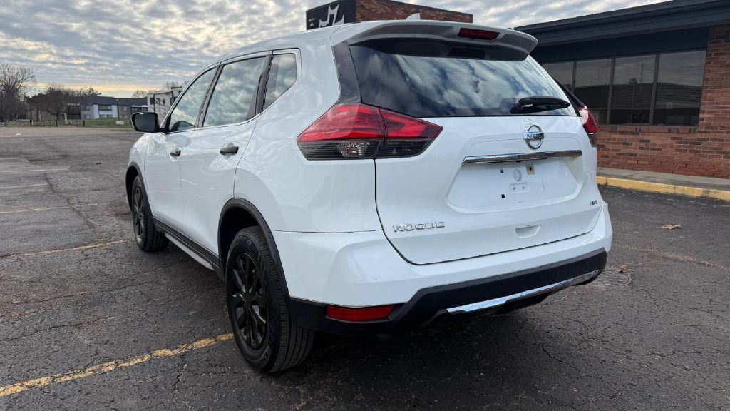 2017 Nissan Rogue Image 3