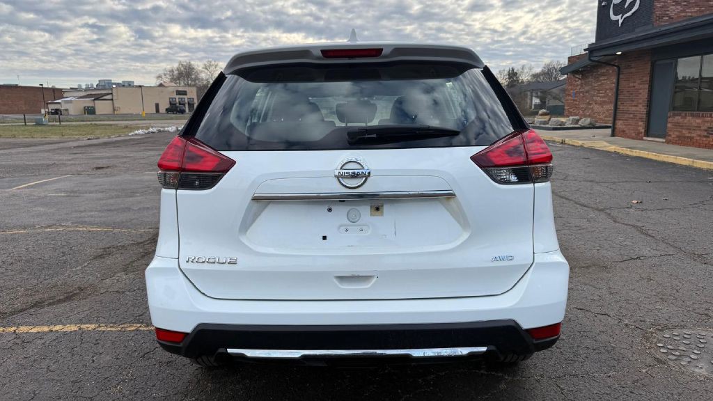 2017 Nissan Rogue Image 4