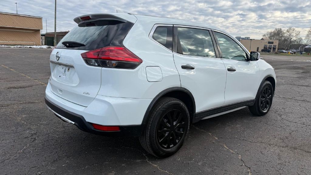 2017 Nissan Rogue Image 5