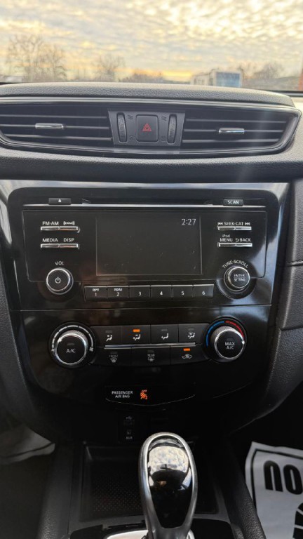 2017 Nissan Rogue Image 21