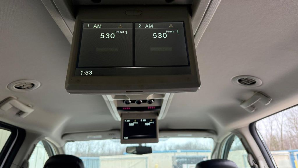 2014 Chrysler Town & Country Image 22