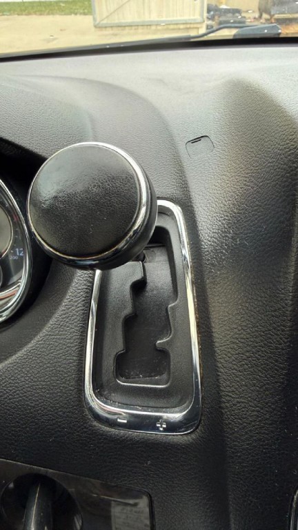 2014 Chrysler Town & Country Image 25