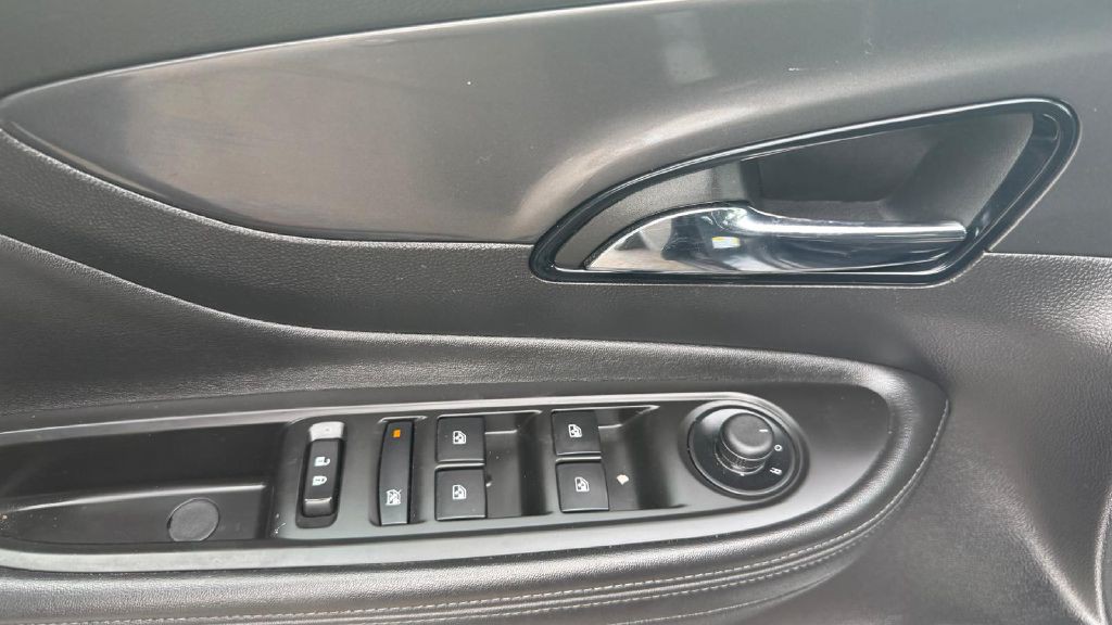 2017 Buick Enclave Image 12