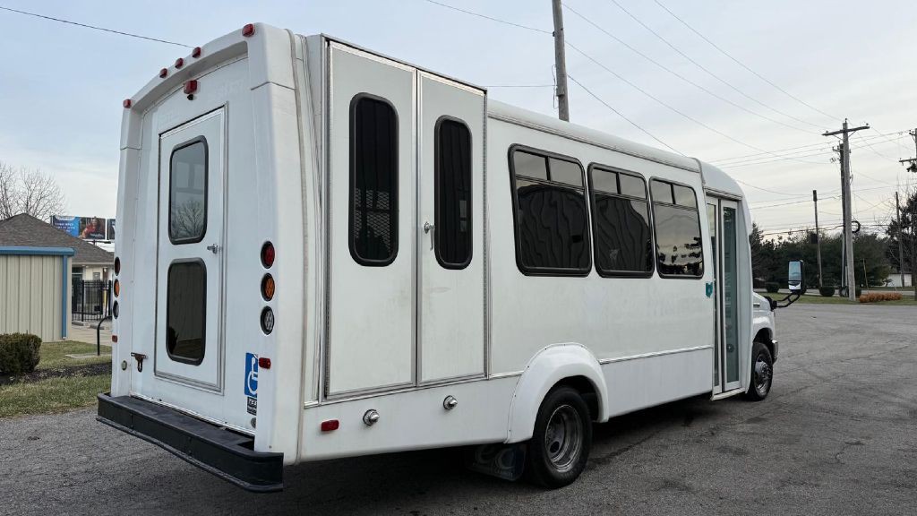 2019 Ford Econoline Image 9