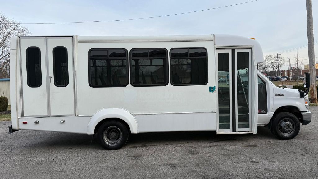 2019 Ford Econoline Image 10