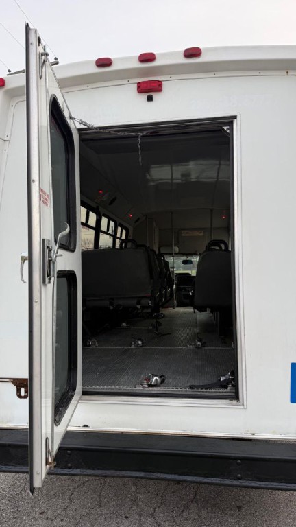 2019 Ford Econoline Image 14