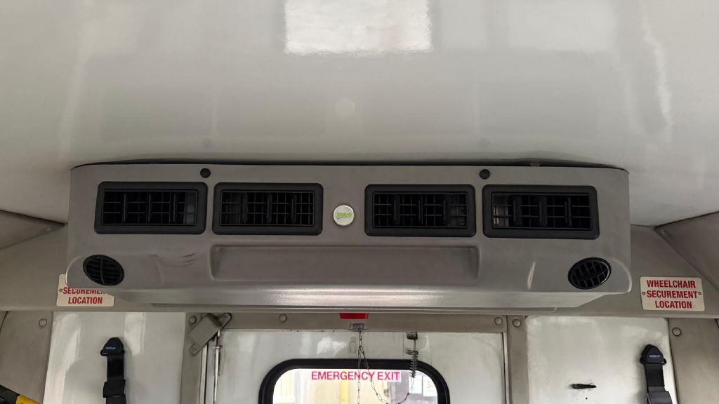 2019 Ford Econoline Image 17