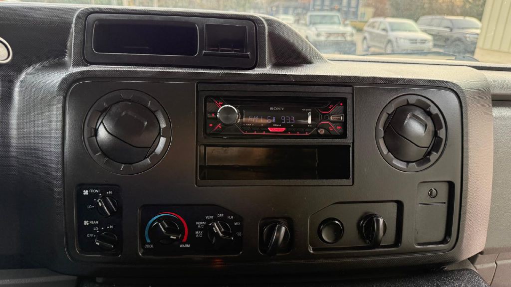 2019 Ford Econoline Image 21