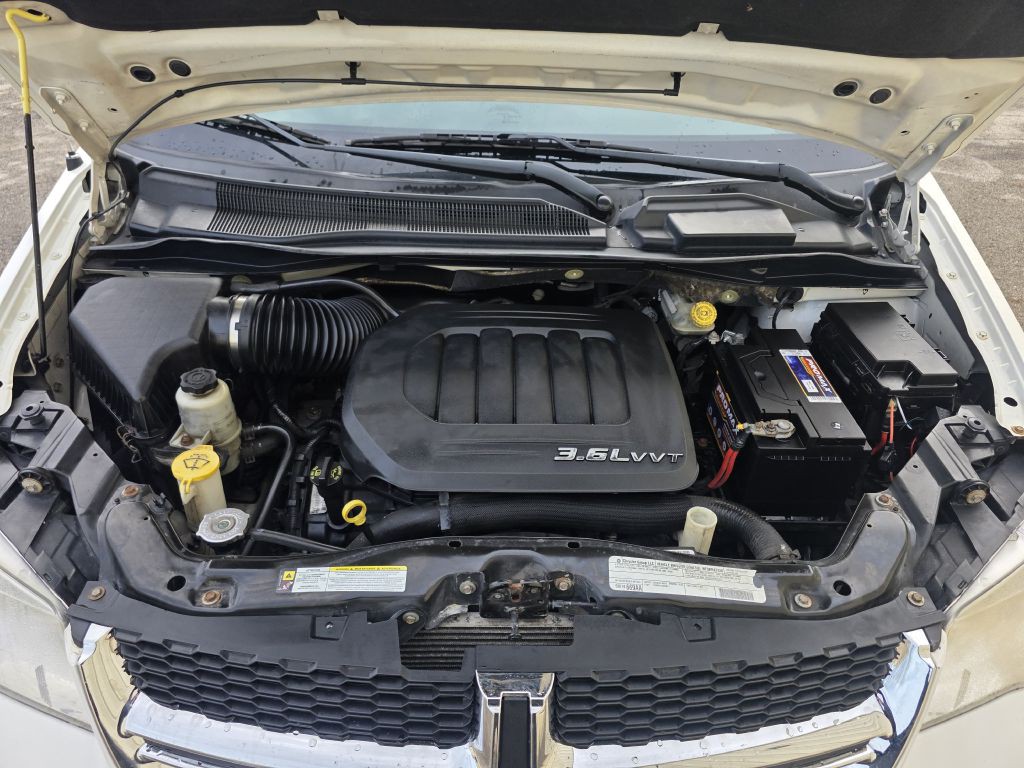 2012 Dodge Grand Caravan Image 25