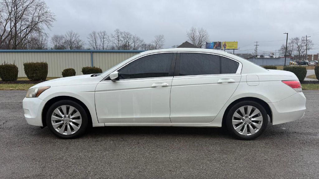 2010 Honda Accord Image 2