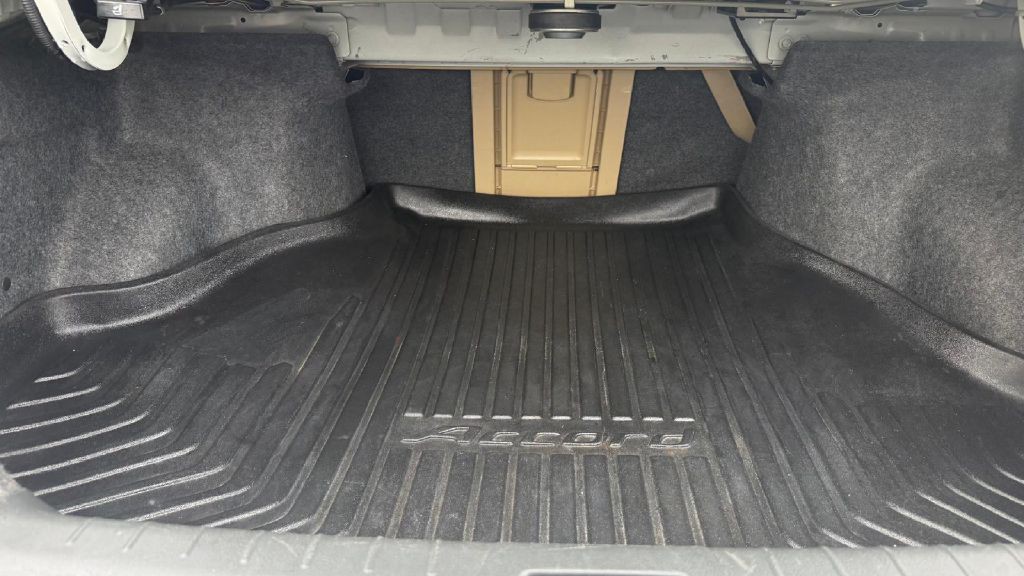 2010 Honda Accord Image 15